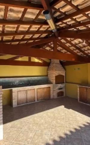 Casa de condomínio à venda com 293m², 3 quartos e 4 vagasChurrasqueira