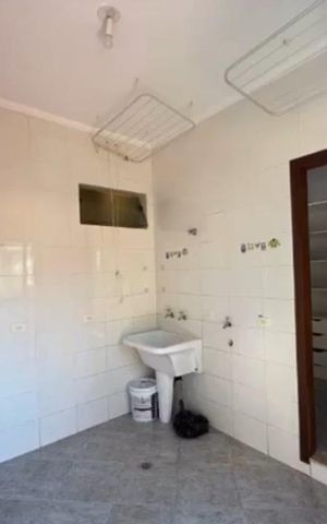 Casa de condomínio à venda com 293m², 3 quartos e 4 vagasLavanderia