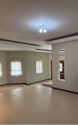 Casa de condomínio à venda com 293m², 3 quartos e 4 vagasSala