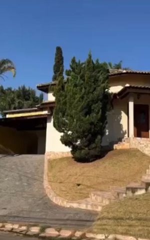 Casa de condomínio à venda com 293m², 3 quartos e 4 vagasFachada