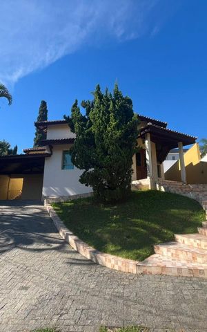 Casa de condomínio à venda com 293m², 3 quartos e 4 vagasFachada
