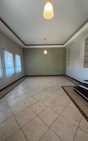Casa de condomínio à venda com 293m², 3 quartos e 4 vagasSala