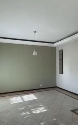 Casa de condomínio à venda com 293m², 3 quartos e 4 vagasSala
