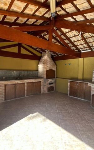 Casa de condomínio à venda com 293m², 3 quartos e 4 vagasChurrasqueira