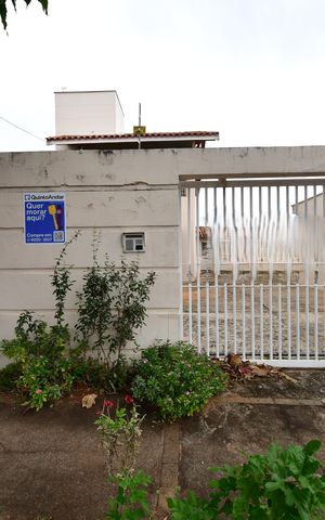 Casa à venda com 284m², 3 quartos e 5 vagasFachada / Placa