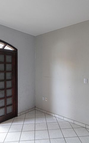 Casa à venda com 160m², 4 quartos e sem vaga Casa à venda com 160m², 4 quartos e sem vagaCasa 1 Suíte