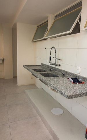 Apartamento à venda com 200m², 3 quartos e sem vagaCozinha e Área de Serviço
