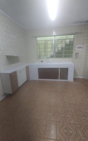 Casa para alugar com 150m², 3 quartos e 2 vagas Casa para alugar com 150m², 3 quartos e 2 vagasCozinha