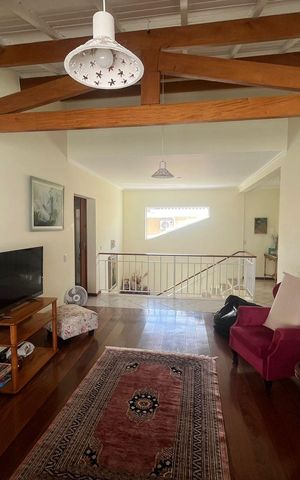 Casa de condomínio à venda com 278m², 4 quartos e 4 vagas