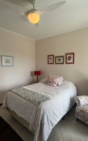 Casa de condomínio à venda com 278m², 4 quartos e 4 vagas