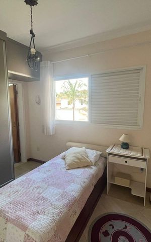 Casa de condomínio à venda com 278m², 4 quartos e 4 vagas