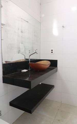 Casa para alugar com 360m², 4 quartos e 3 vagasBanheiro do Quarto 1