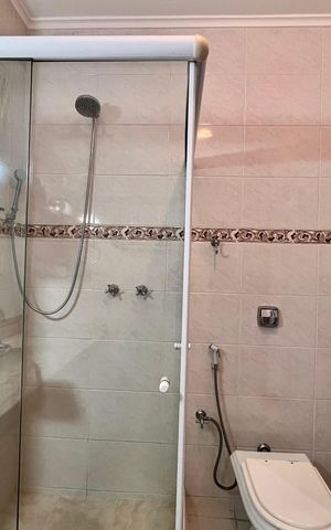Apartamento para alugar com 301m², 3 quartos e sem vaga Apartamento para alugar com 301m², 3 quartos e sem vagaBanheiro social