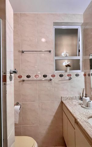 Apartamento para alugar com 301m², 3 quartos e sem vaga Apartamento para alugar com 301m², 3 quartos e sem vagaBanheiro da Suíte