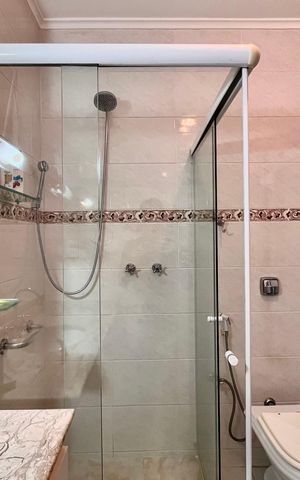 Apartamento para alugar com 301m², 3 quartos e sem vaga Apartamento para alugar com 301m², 3 quartos e sem vagaBanheiro social