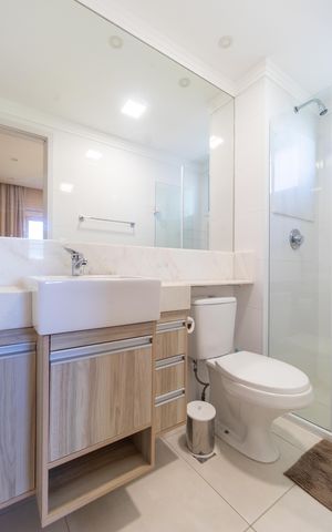 Apartamento para alugar com 92m², 2 quartos e 2 vagas Apartamento para alugar com 92m², 2 quartos e 2 vagasBanheiro da Suíte 01