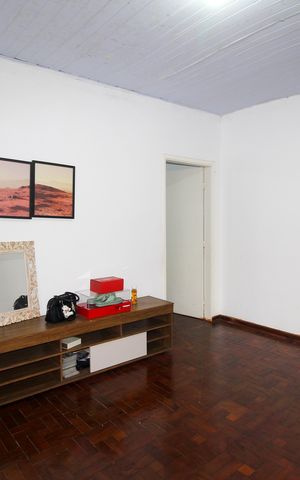 Casa à venda com 175m², 2 quartos e sem vaga Casa à venda com 175m², 2 quartos e sem vagaSala