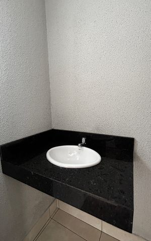 Apartamento para alugar com 85m², 2 quartos e 1 vaga Apartamento para alugar com 85m², 2 quartos e 1 vagaCobertura - Banheiro