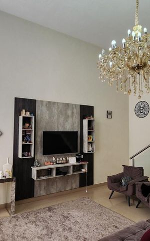 Casa à venda com 247m², 3 quartos e 3 vagasSala