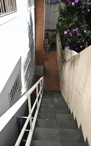 Casa para alugar com 224m², 3 quartos e 2 vagasEscada
