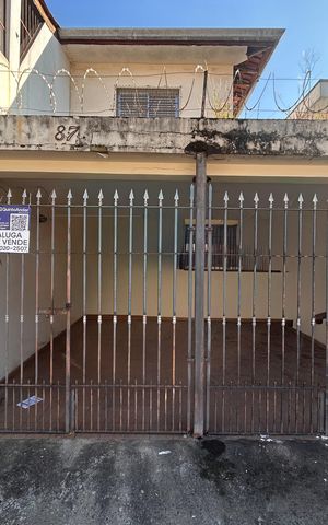 Casa à venda com 125m², 3 quartos e 2 vagasFachada