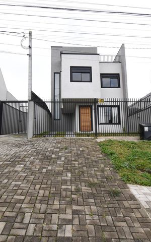 Casa à venda com 100m², 3 quartos e 2 vagasFachada