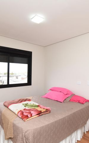 Casa à venda com 100m², 3 quartos e 2 vagasSuíte