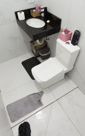 Casa à venda com 100m², 3 quartos e 2 vagasBanheiro da Suíte