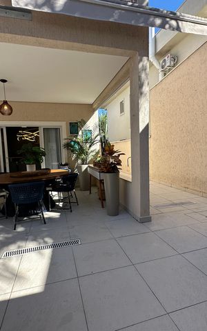 Casa de condomínio para alugar com 320m², 3 quartos e 6 vagas Casa de condomínio para alugar com 320m², 3 quartos e 6 vagasVaranda da Sala