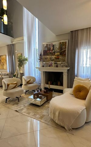 Casa de condomínio para alugar com 320m², 3 quartos e 6 vagas Casa de condomínio para alugar com 320m², 3 quartos e 6 vagasSala