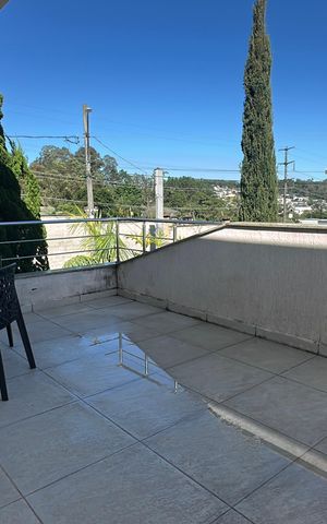 Casa de condomínio para alugar com 320m², 3 quartos e 6 vagas Casa de condomínio para alugar com 320m², 3 quartos e 6 vagasVaranda