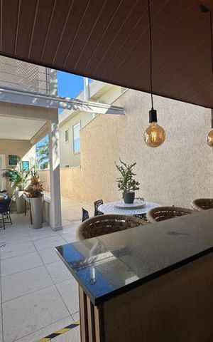 Casa de condomínio para alugar com 320m², 3 quartos e 6 vagas Casa de condomínio para alugar com 320m², 3 quartos e 6 vagasChurrasqueira