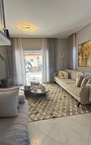 Casa de condomínio para alugar com 320m², 3 quartos e 6 vagas Casa de condomínio para alugar com 320m², 3 quartos e 6 vagasSala