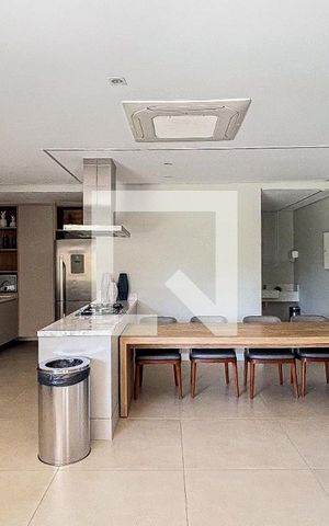 Apartamento à venda com 125m², 3 quartos e 3 vagas Apartamento à venda com 125m², 3 quartos e 3 vagasÁrea comum - Salão de festas