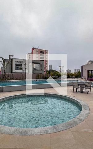 Apartamento à venda com 125m², 3 quartos e 3 vagas Apartamento à venda com 125m², 3 quartos e 3 vagasÁrea comum - Piscina
