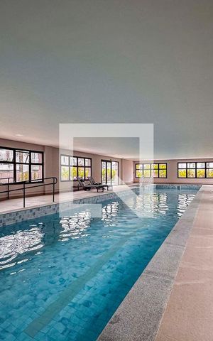 Apartamento à venda com 125m², 3 quartos e 3 vagas Apartamento à venda com 125m², 3 quartos e 3 vagasÁrea comum - Piscina