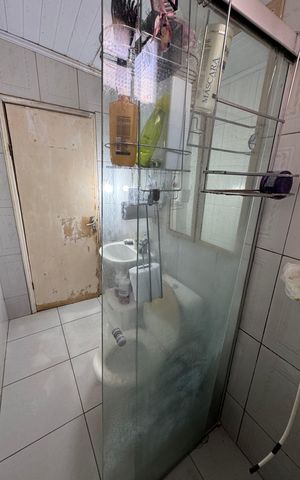 Casa para alugar com 340m², 4 quartos e 6 vagas Casa para alugar com 340m², 4 quartos e 6 vagasBanheiro anexo 1