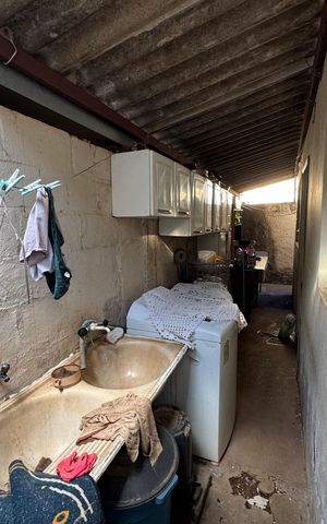 Casa para alugar com 340m², 4 quartos e 6 vagas Casa para alugar com 340m², 4 quartos e 6 vagasÁrea de Serviço anexo 1