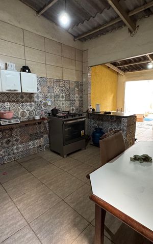 Casa para alugar com 340m², 4 quartos e 6 vagas