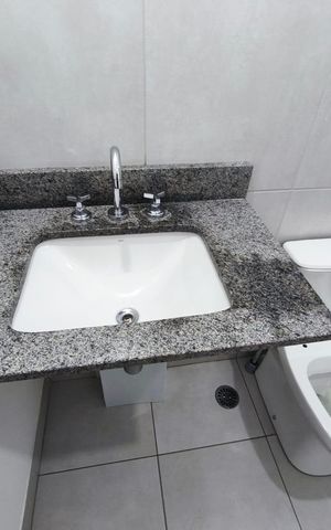 Apartamento à venda com 59m², 2 quartos e 1 vaga Apartamento à venda com 59m², 2 quartos e 1 vagaBanheiro