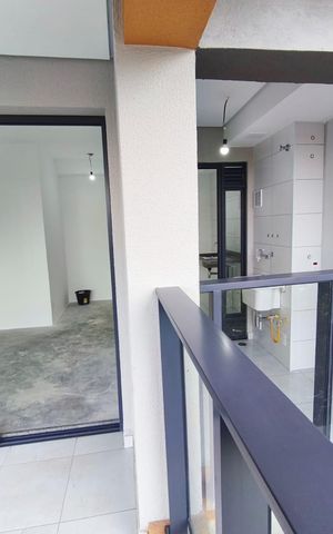 Apartamento à venda com 59m², 2 quartos e 1 vaga Apartamento à venda com 59m², 2 quartos e 1 vagaVaranda