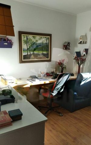Casa à venda com 244m², 3 quartos e 4 vagas
