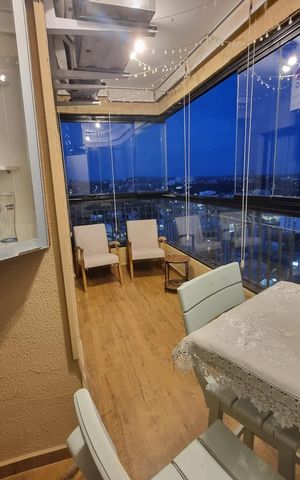 Apartamento à venda com 84m², 3 quartos e 2 vagas Apartamento à venda com 84m², 3 quartos e 2 vagasVaranda