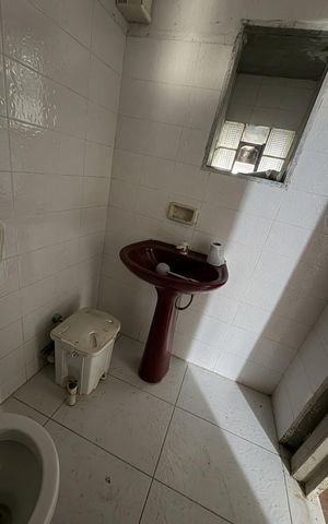 Casa à venda com 150m², 3 quartos e 4 vagas Casa à venda com 150m², 3 quartos e 4 vagasBanheiro dos quartos ( suíte)