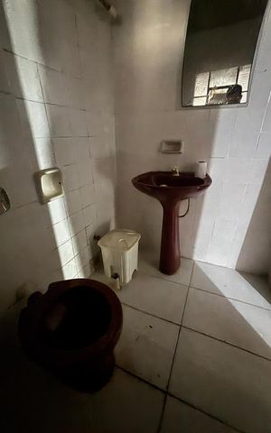 Casa à venda com 150m², 3 quartos e 4 vagas Casa à venda com 150m², 3 quartos e 4 vagasBanheiro dos quartos ( suíte)