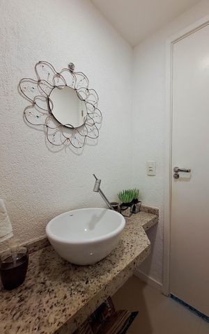 Apartamento à venda com 127m², 3 quartos e 2 vagas Apartamento à venda com 127m², 3 quartos e 2 vagasLavabo