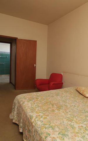 Apartamento à venda com 220m², 4 quartos e 2 vagasSuíte 