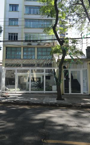 Apartamento à venda com 220m², 4 quartos e 2 vagasFachada