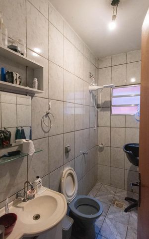 Casa à venda com 250m², 2 quartos e 2 vagas Casa à venda com 250m², 2 quartos e 2 vagasBanheiro