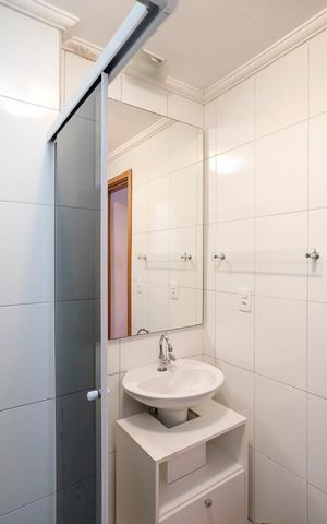Apartamento à venda com 61m², 2 quartos e 2 vagasBanheiro da suíte